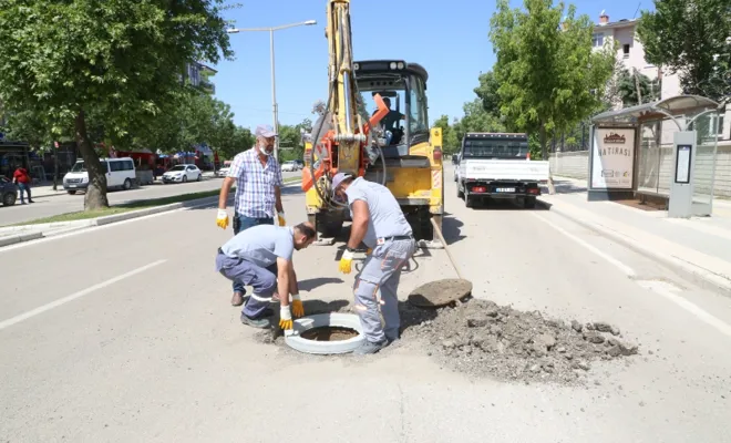 Rögar kapakları yol seviyesine çıkarılıyor