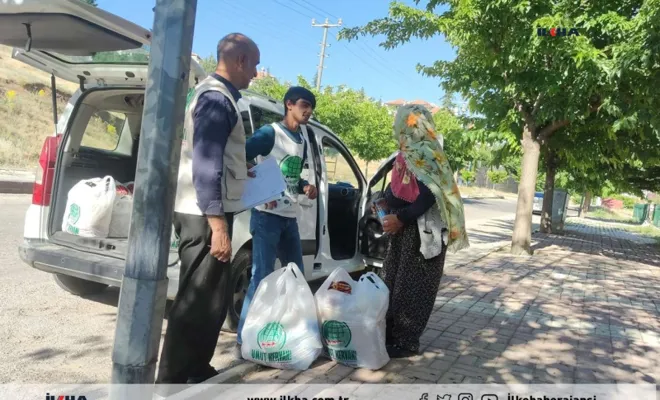 Elazığ Umut Kervanı Bayram öncesi yardımlarına hız verdi 