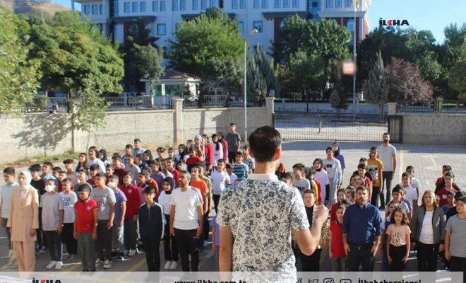 Palu`da okulları hasarlı olan öğrenciler bu sene de kendi okullarında eğitime başlayamadı 